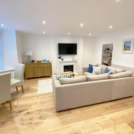 Central Llandudno, Private Parking Near To Beach, Pier & Shops Bagian luar foto