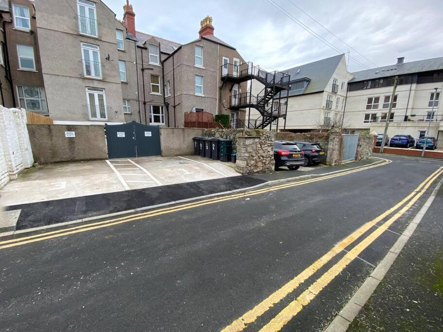 Central Llandudno, Private Parking Near To Beach, Pier & Shops Bagian luar foto
